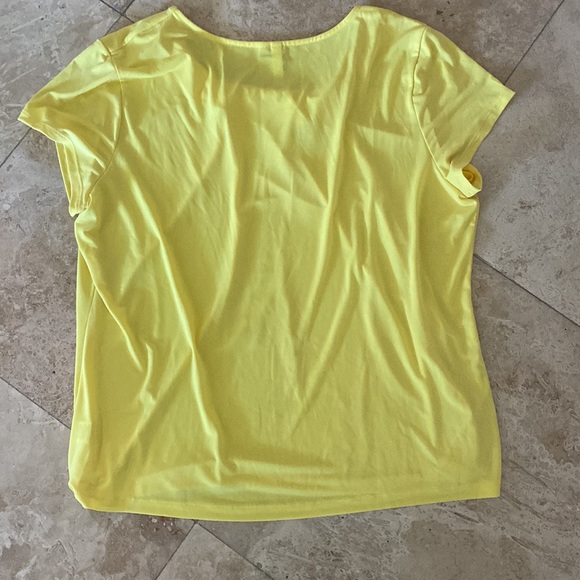 Yellow blouse. - Picture 3 of 3